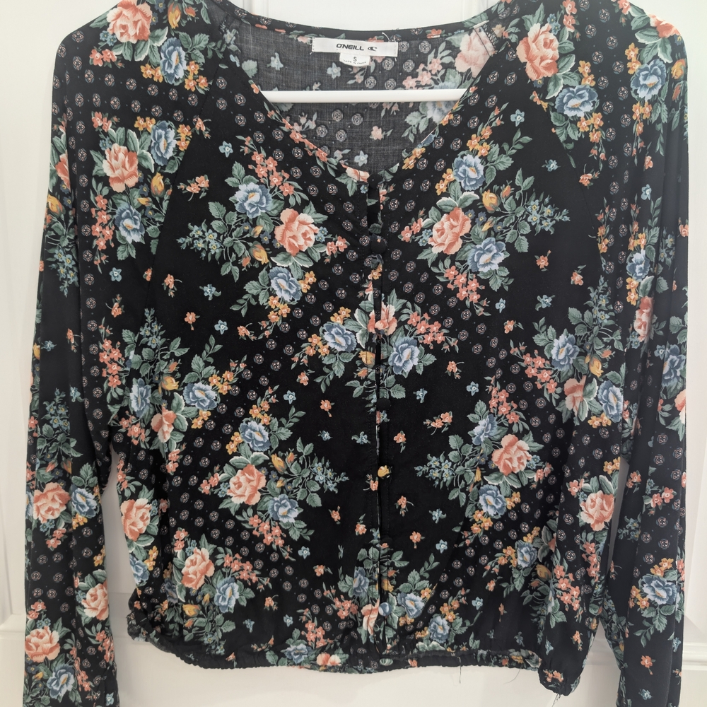 O'Neill Long Sleeve Top Floral Print Covered Buttons Stretch Waist Small